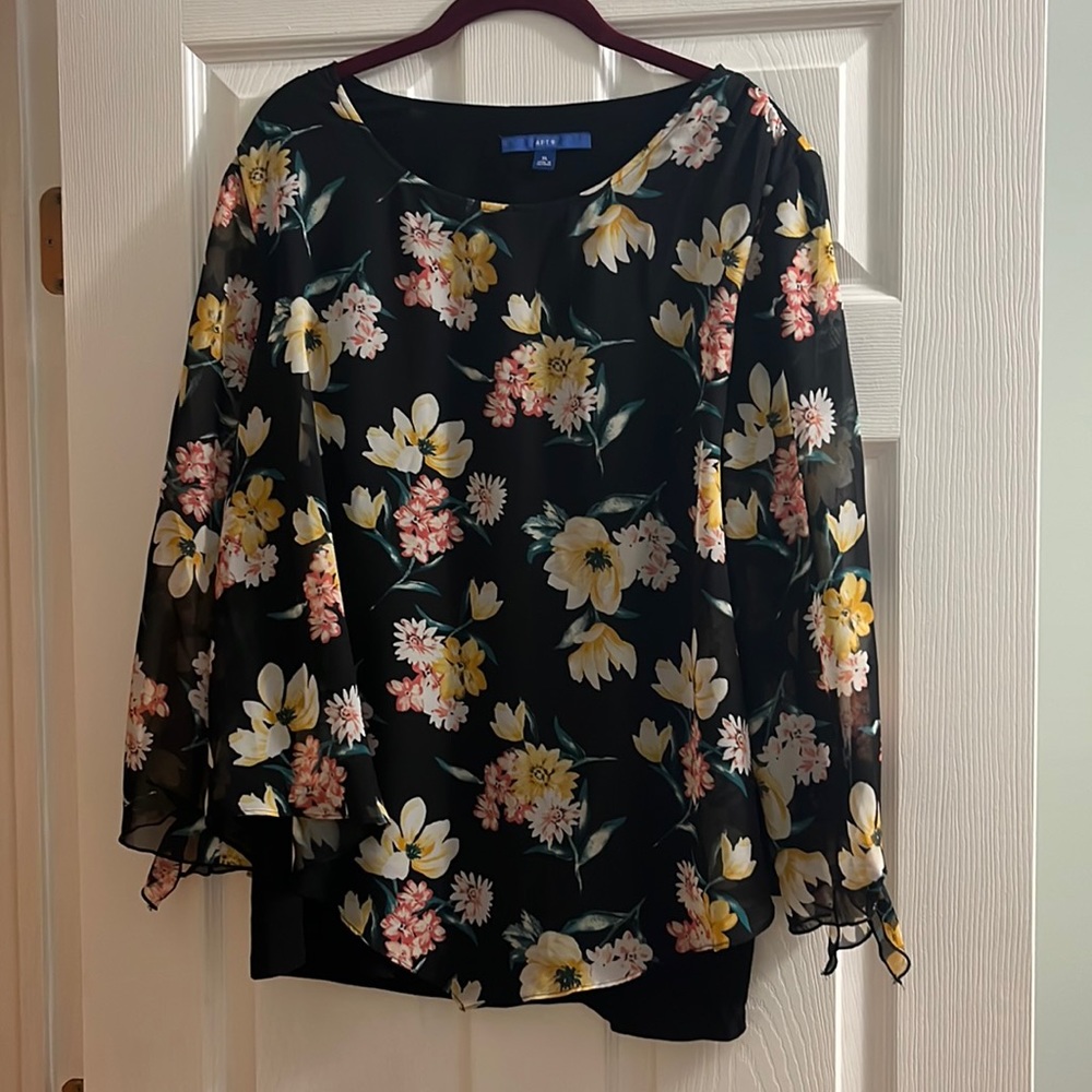 NWT Kohl’s floral blouse, size XL
